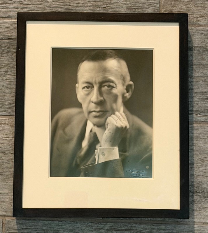 Sergei Rachmaninoff Signed & Framed 8x10 Kubey-Rembrandt Studios Photograph