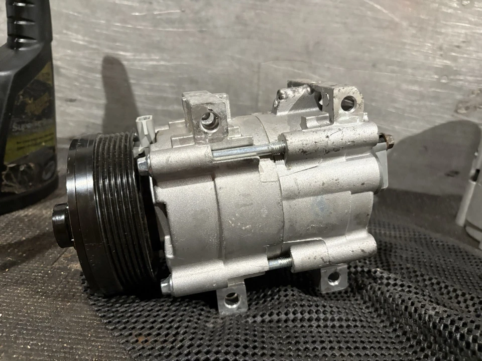 Compresor de aire acondicionado Ford Lincoln AU2Z-19V703-B Motorcraft YCC-378 EcoBoost OEM Foto 3 de 3