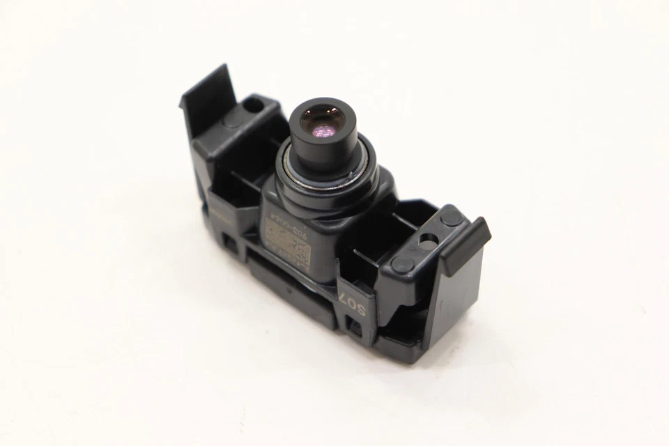 2021 - 2024 INFINITI QX80 REAR VIEW PARK PARKING ASSIST CAMERA OEM - Image 2 of 4