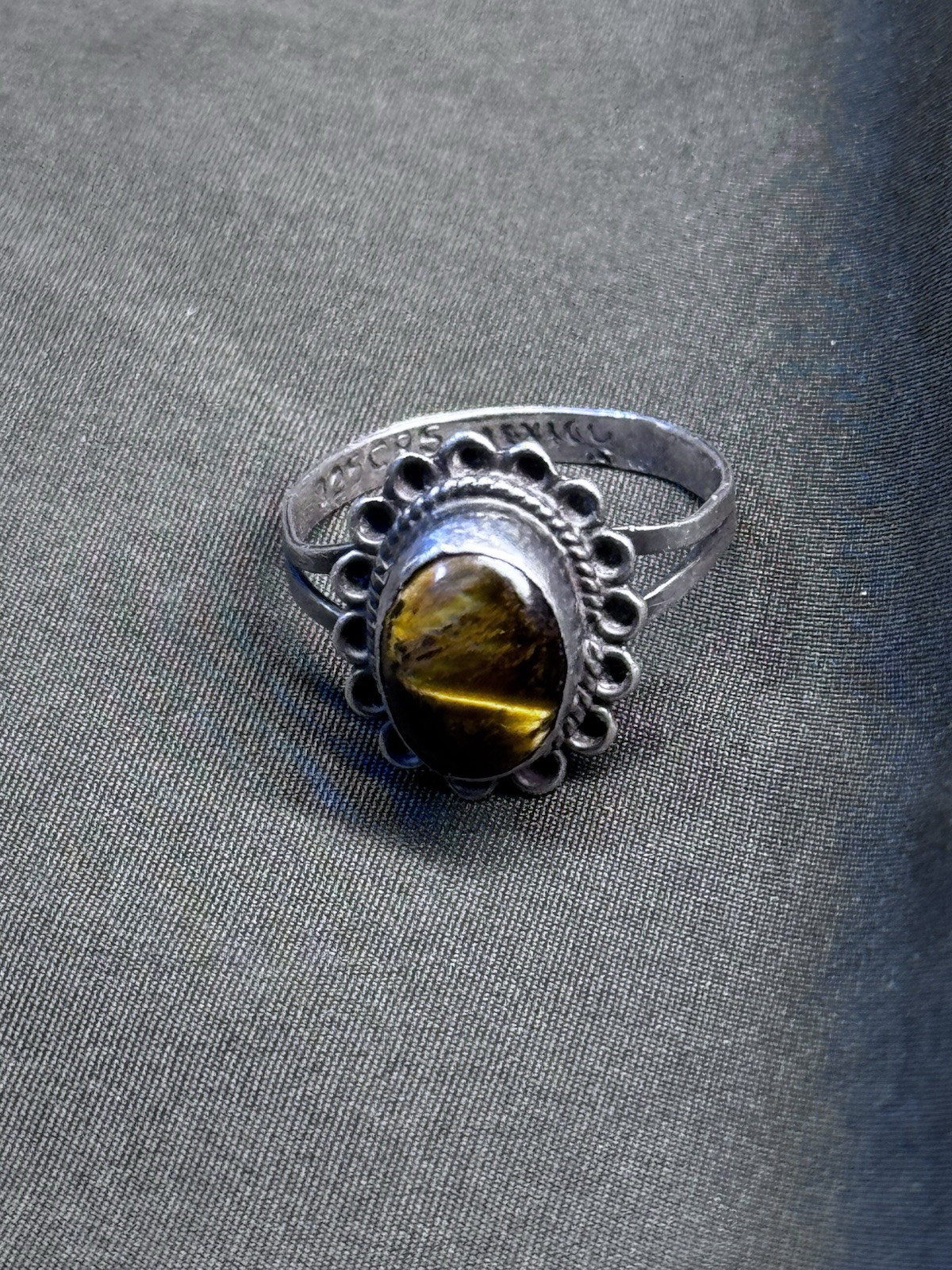 Oval Natural Tiger Eye Sterling Silver  Ring Size… - image 2