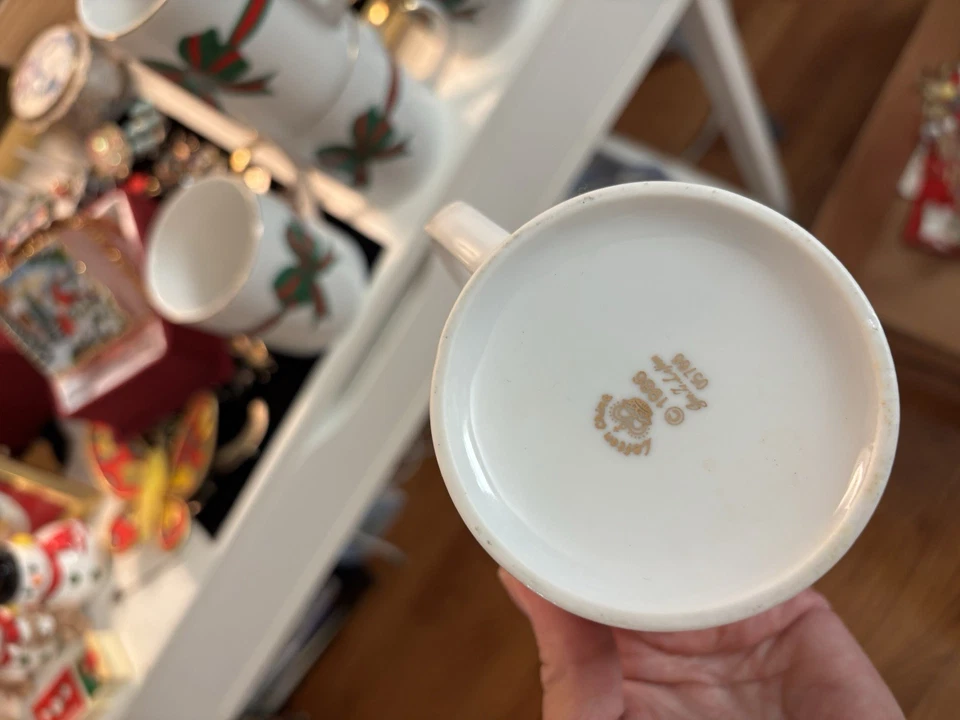 Juego de 8 tazas Lefton Holiday Foto 2 de 2