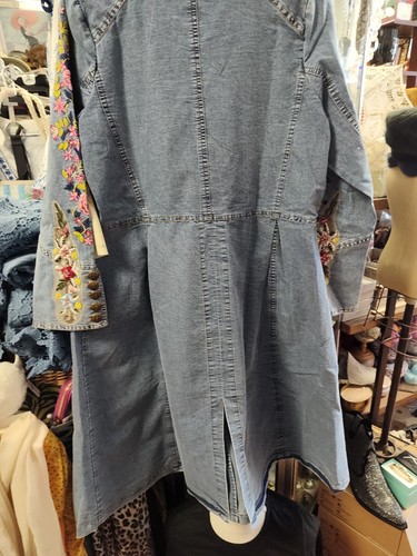 Abrigo Aratta Silent Journey DENIM CHAMBRAY Floral Bordado NUEVA YORKER -MED - Imagen 6 de 7