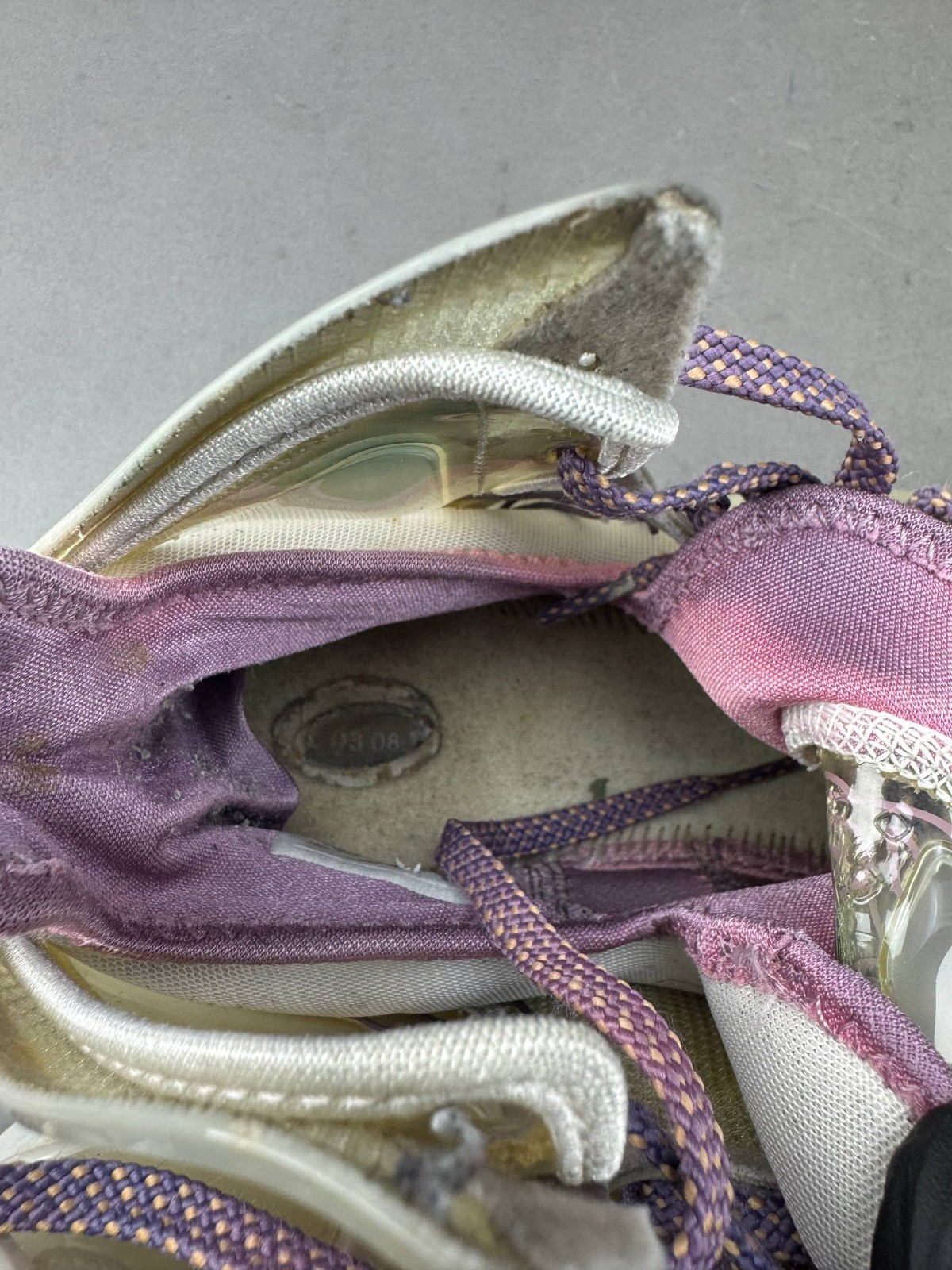 Size 9.5 - Nike LeBron 19 “Strive For Greatness” … - image 6