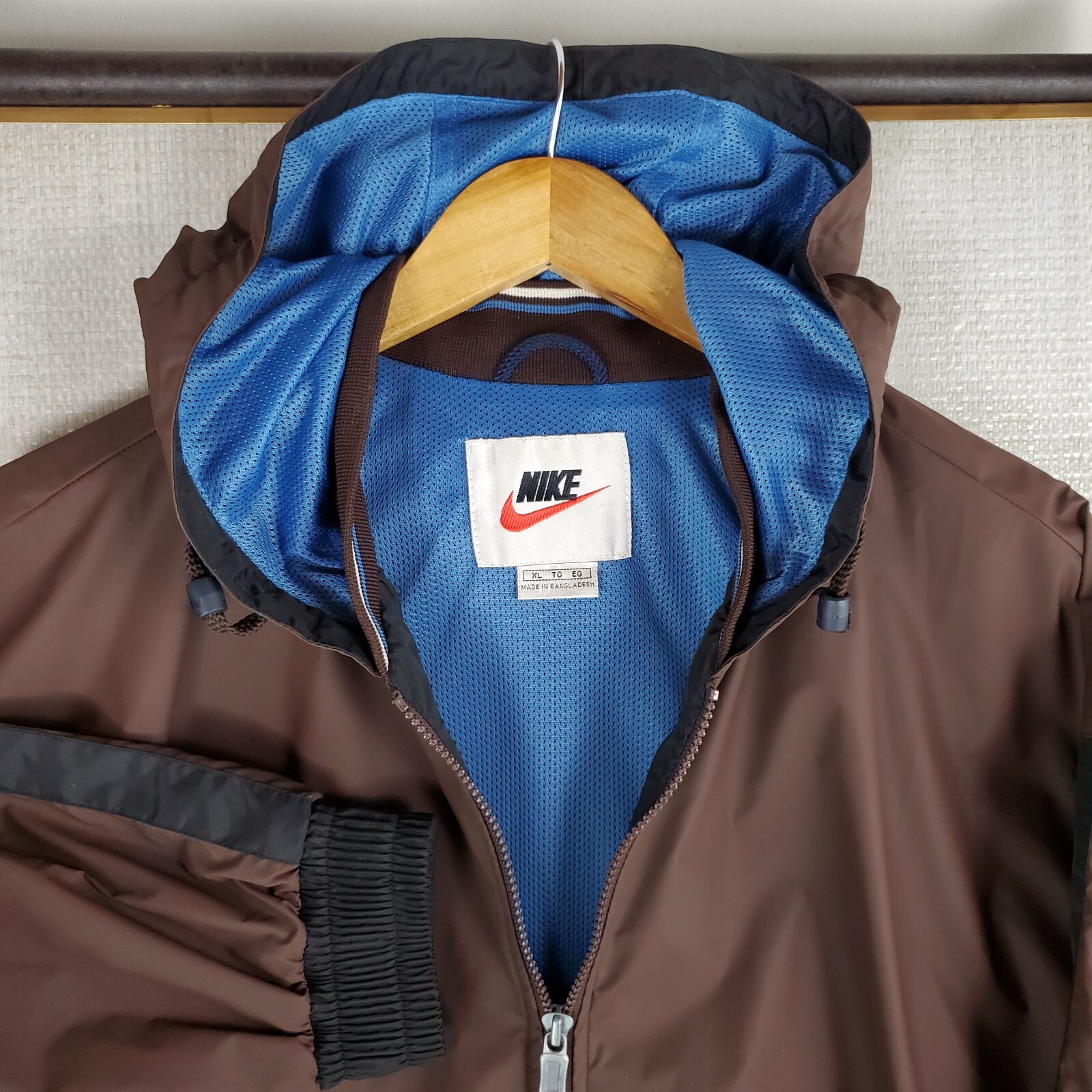 SACAI X NIKE Giacca uomo vintage Nike taglia XL gommata full zip con cappuccio impermeabile marrone