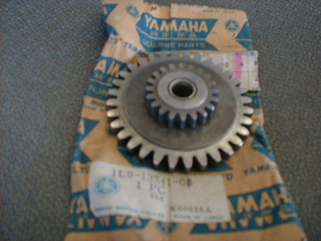 YAMAHA Oil Pump Idle Gear NEW 1L9-13341-01-00 XS400 XS360 XS400S Special