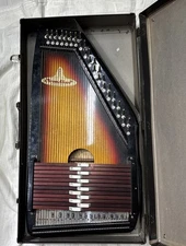 Vintage Chromaharp 12 Chord 36 String by RBI Rhythm Bands Inc.