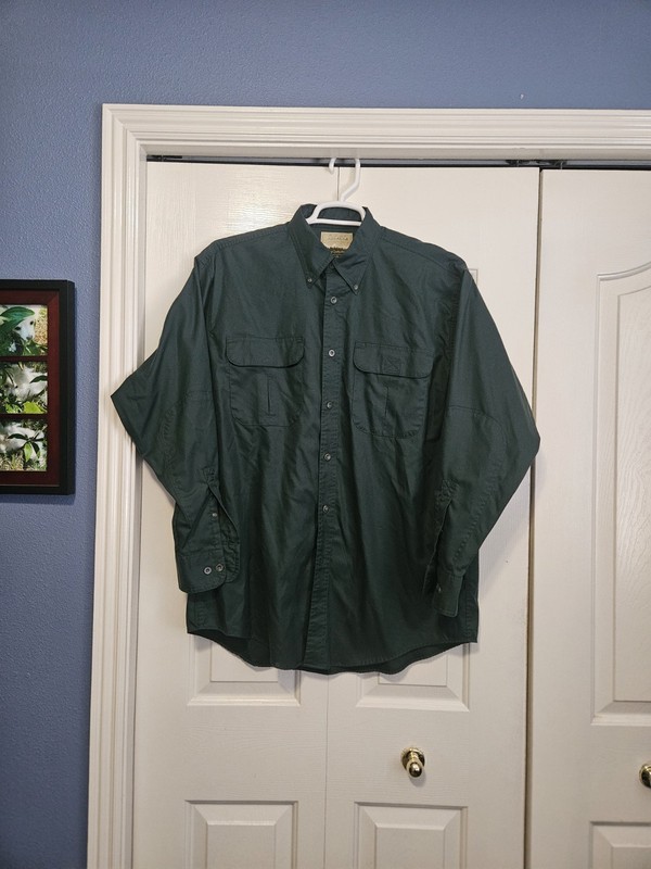Cabelas Mens Shirt Size L green long Sleeve Elbow Patch outline 100% Cotton!