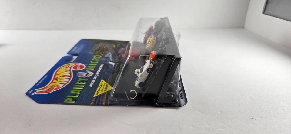 Hot Wheels Mattel Planet Micro Sports Car Series 5 1999 Ferri, Porche Jaguar - Image 3 of 4