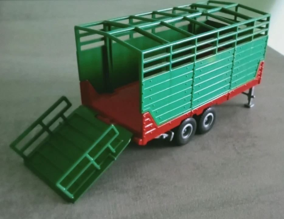 Siku 1:32 - Carro Bestiame - Immagine 2 di 4