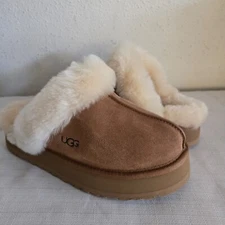 NWOB WOMENS SIZE 7 CHESTNUT UGG DISQUETTE SUEDE SHEEPSKIN SHOES SLIPPERS 1122550