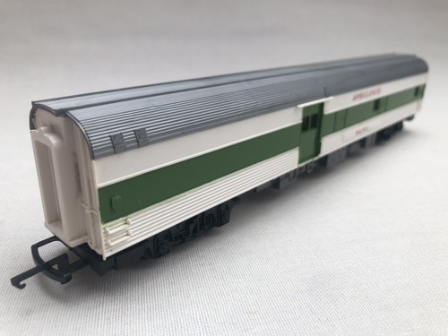 Triang R248 OO Gauge R.A.M.C. Ambulance Car GC Boxed - 第 3/24 張圖片