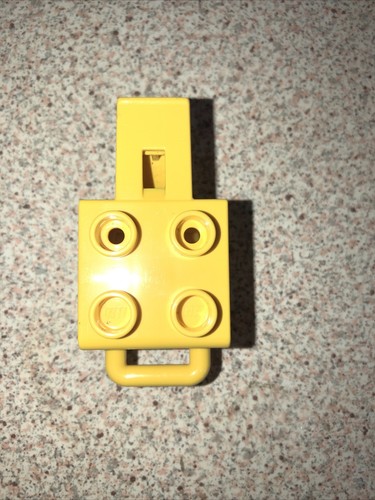 LEGO DUPLO 42094 WHISTLE 2 X 2 X 1 1/2 WITH 4 STUDS Yellow - Picture 5 of 6