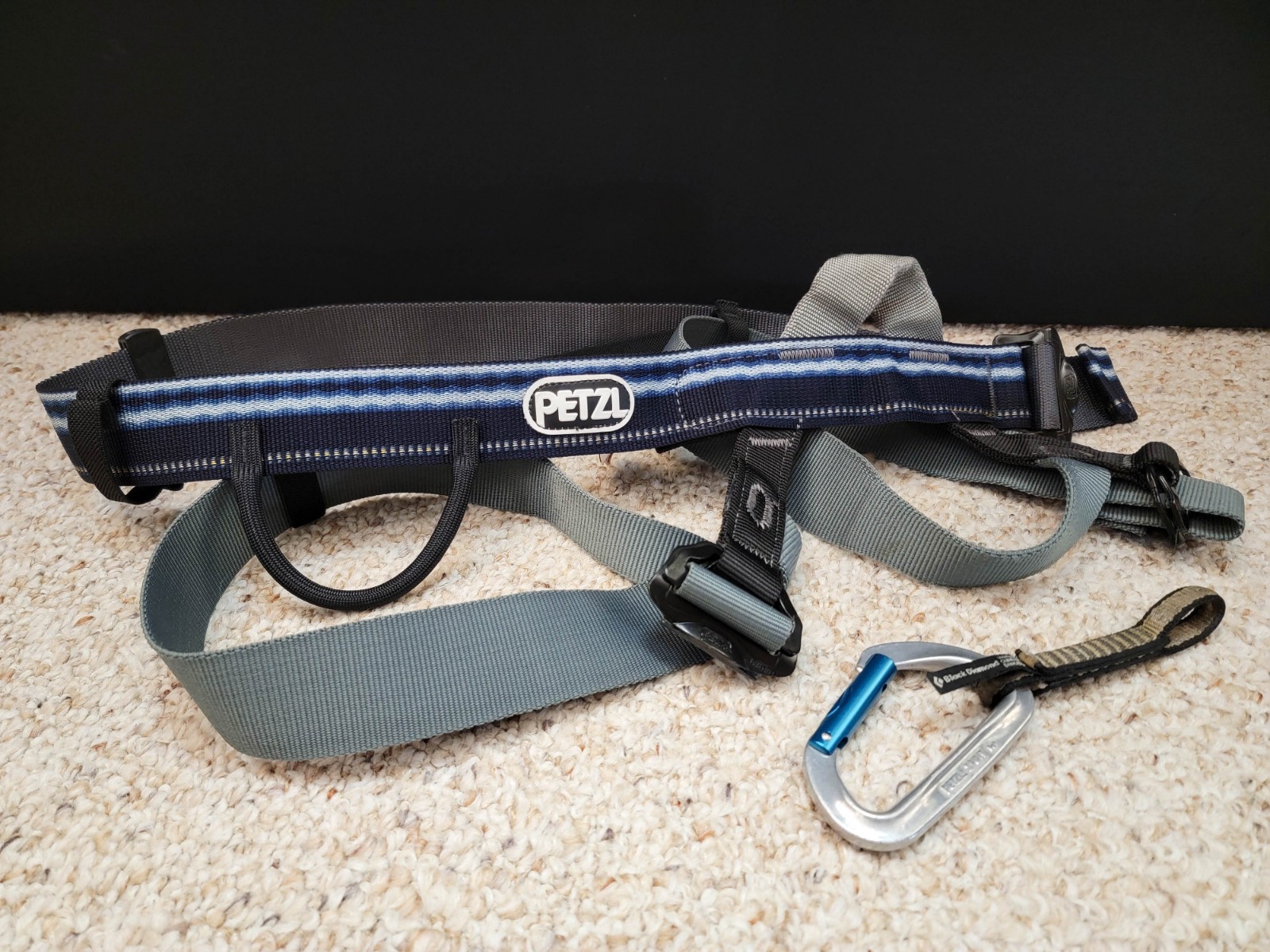Arnés de escalada PETZL (Francia) Pandion XS con mosquetón Petzl Spirit