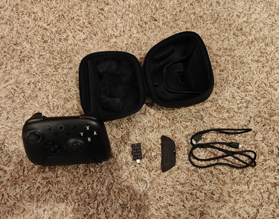 8Bitdo Ultimate 2 Bluetooth With Case