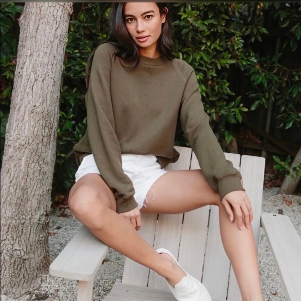 Sudadera JENNI KAYNE Saturday para mujer pequeña verde oliva manga larga cuello redondo Foto 3 de 4