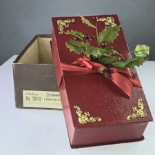 Vtg 1950's Christmas Schrafft’s Chocolate Box w Bow & Holly Leaves Gift Box MCM