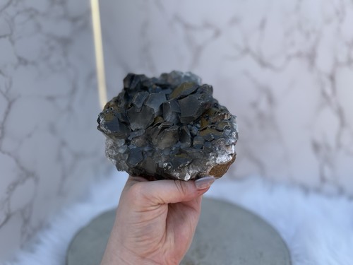 Flashy, Benz Calcite con Inclusioni di Pirite ed Ematite - Foto 3 di 11