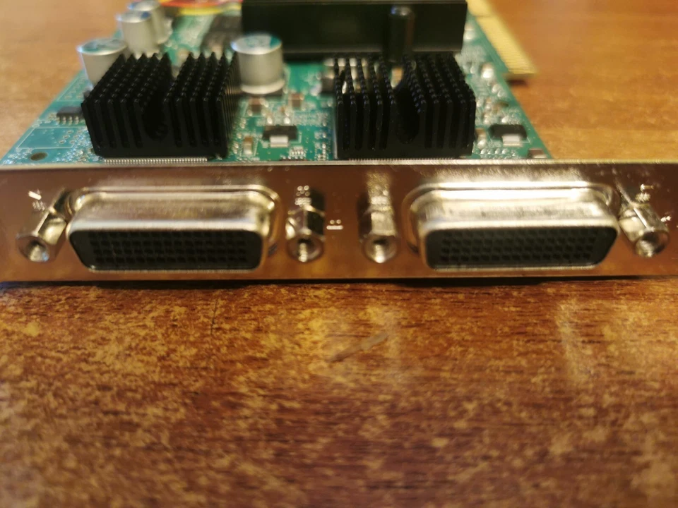 MATROX Parhelia QID-QDA8X128 AGP Quad Display Video Card - Image 3 of 4