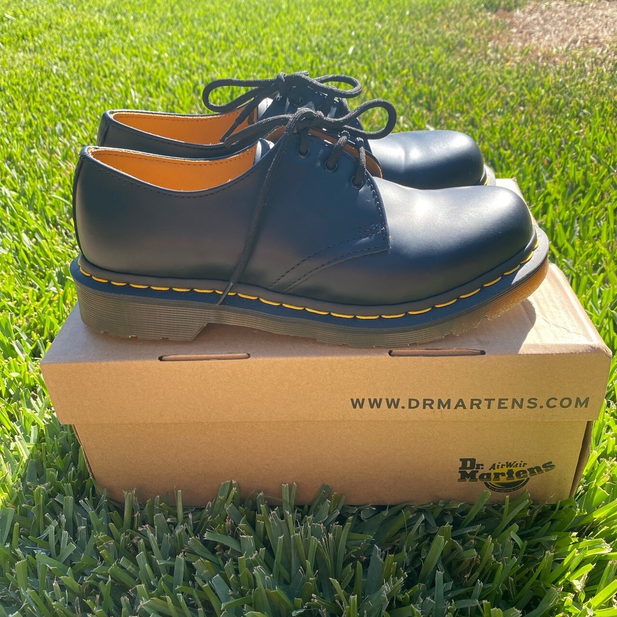 Dr Martens 1461 Men\'s Oxford Shoes Size Men US 6  Size Women US 7 1461 Smooth Leather Oxford Shoes in Black | Dr. Martens main image 3