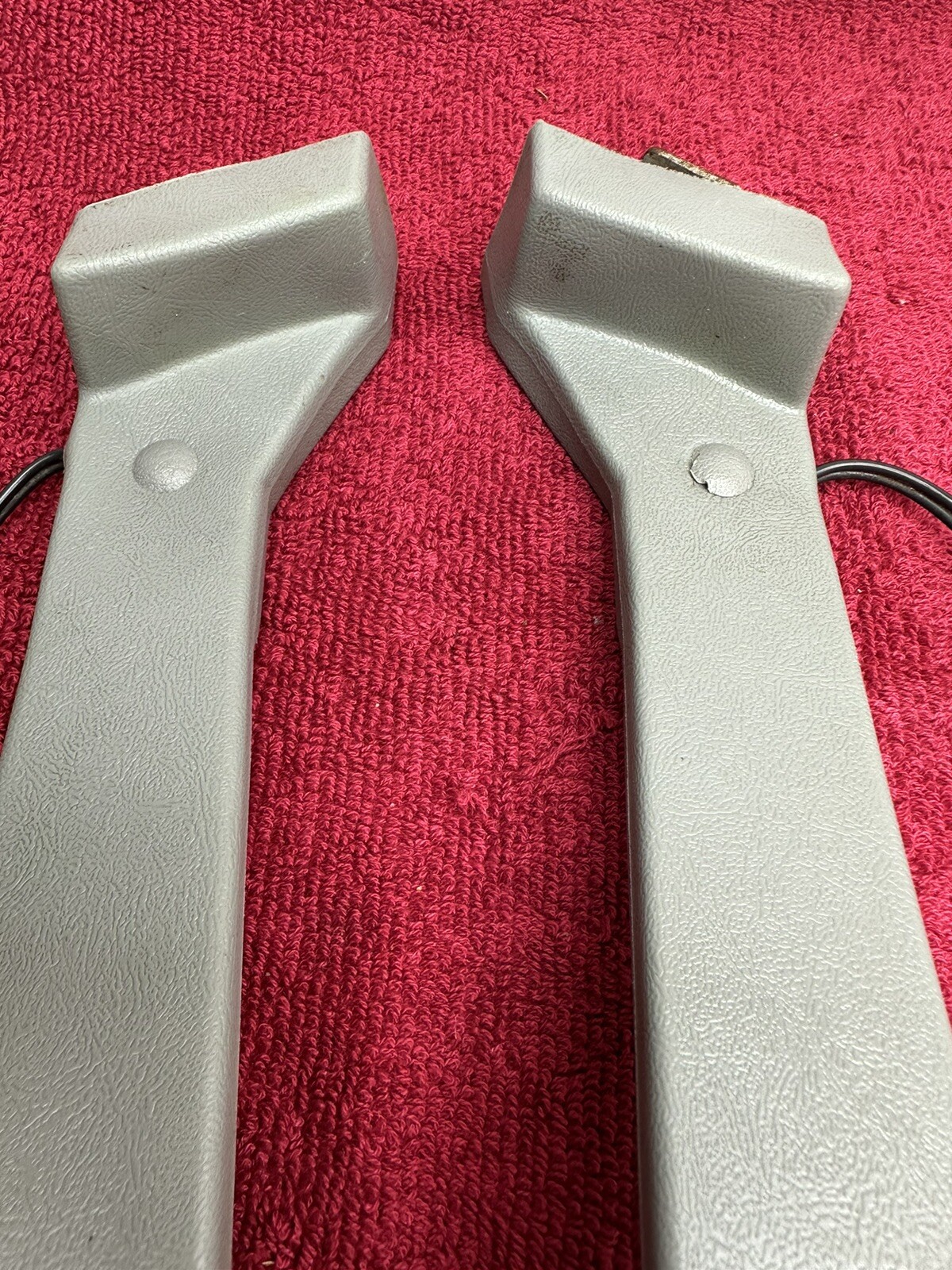 88 98 CHEVY SILVERADO TAHOE GMC SIERRA GRAY BUCKET SEAT LATCH SET
