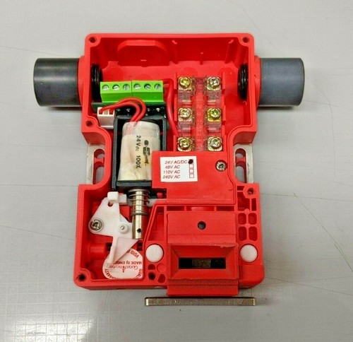 Guardmaster Titan Safety Interlock Switch, Power Unlock, 24V AC/DC, With Key - Picture 4 of 5