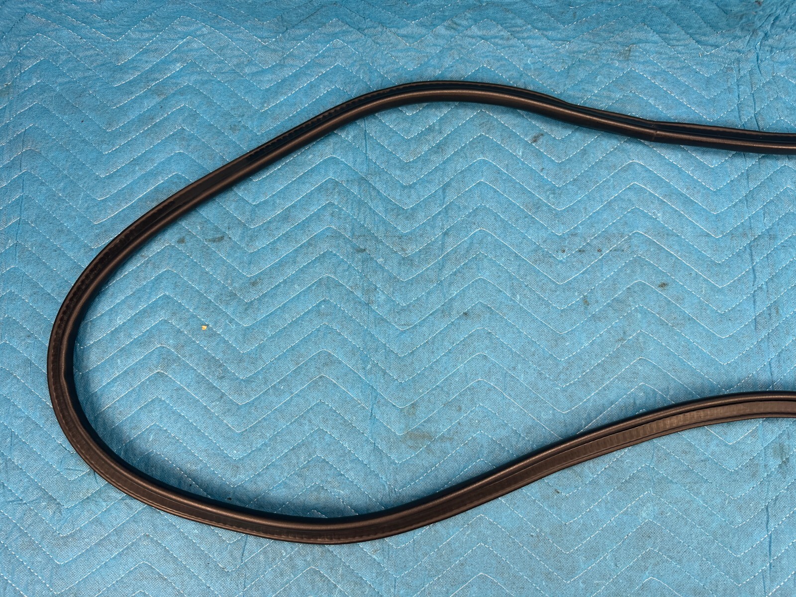 Bentley Continen Flying Spur Trunk Weatherstrip Seal (on body) 29k 2006-2012 OEM