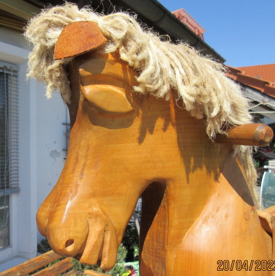 Schaukelpferd, Lindenholz geschnitzt, für Kinder ab ca. 3 J, Sattelhöhe ca 45 cm - Bild 2 von 4