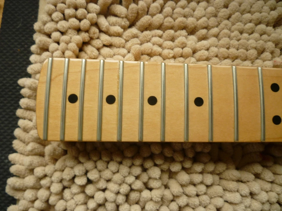 Fender Player Stratocaster Strat Cuello y afinadores Tablero de arce 22 trastes ¡Excelente! Foto 4 de 4