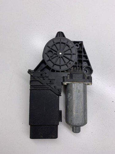 Volkswagen PASSAT B5 1999 Rechts Fensterhebermotor Tür vorne 0130821694 DRA4421