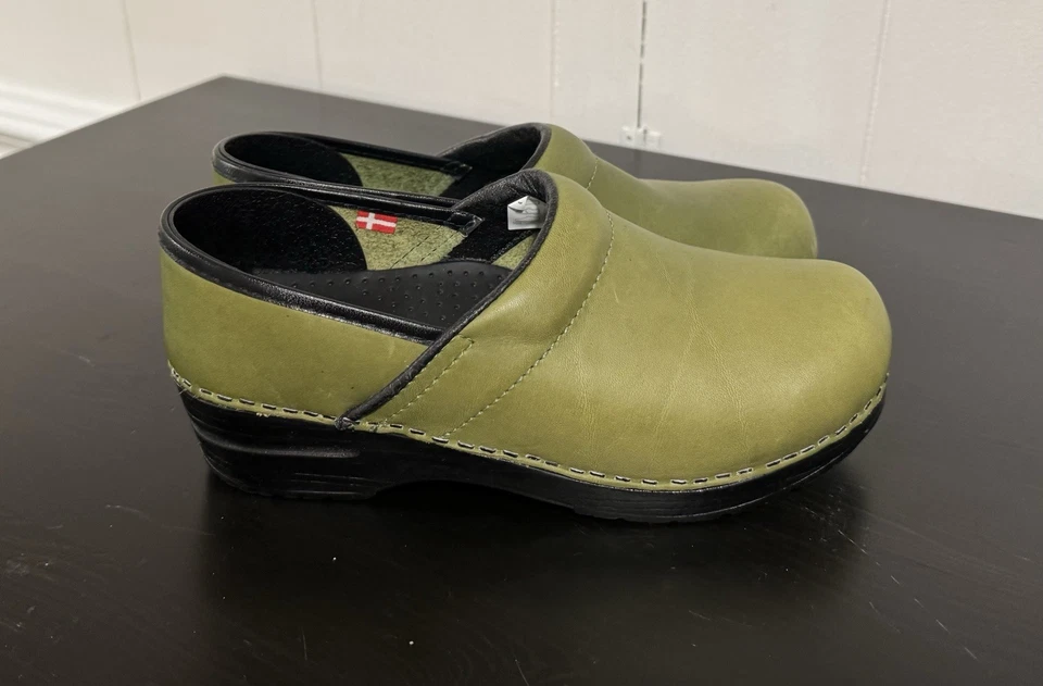Sanita The Original Danish Clog Women s Green Leather Clogs Size 38 - Image 2 of 4