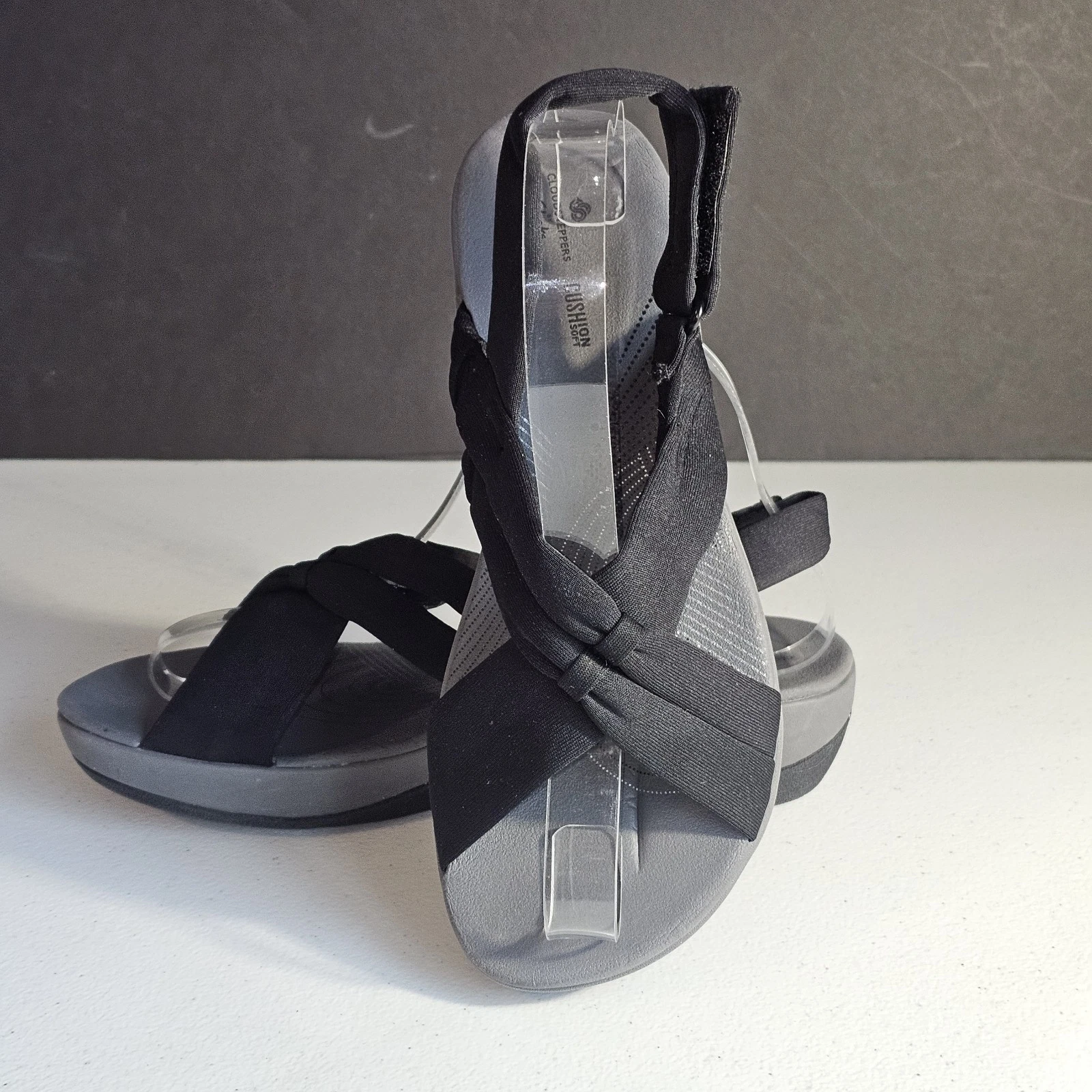 Sandali Clarks Cloudsteppers donna taglia 8 5M neri punta aperta cinturino morbido Arla