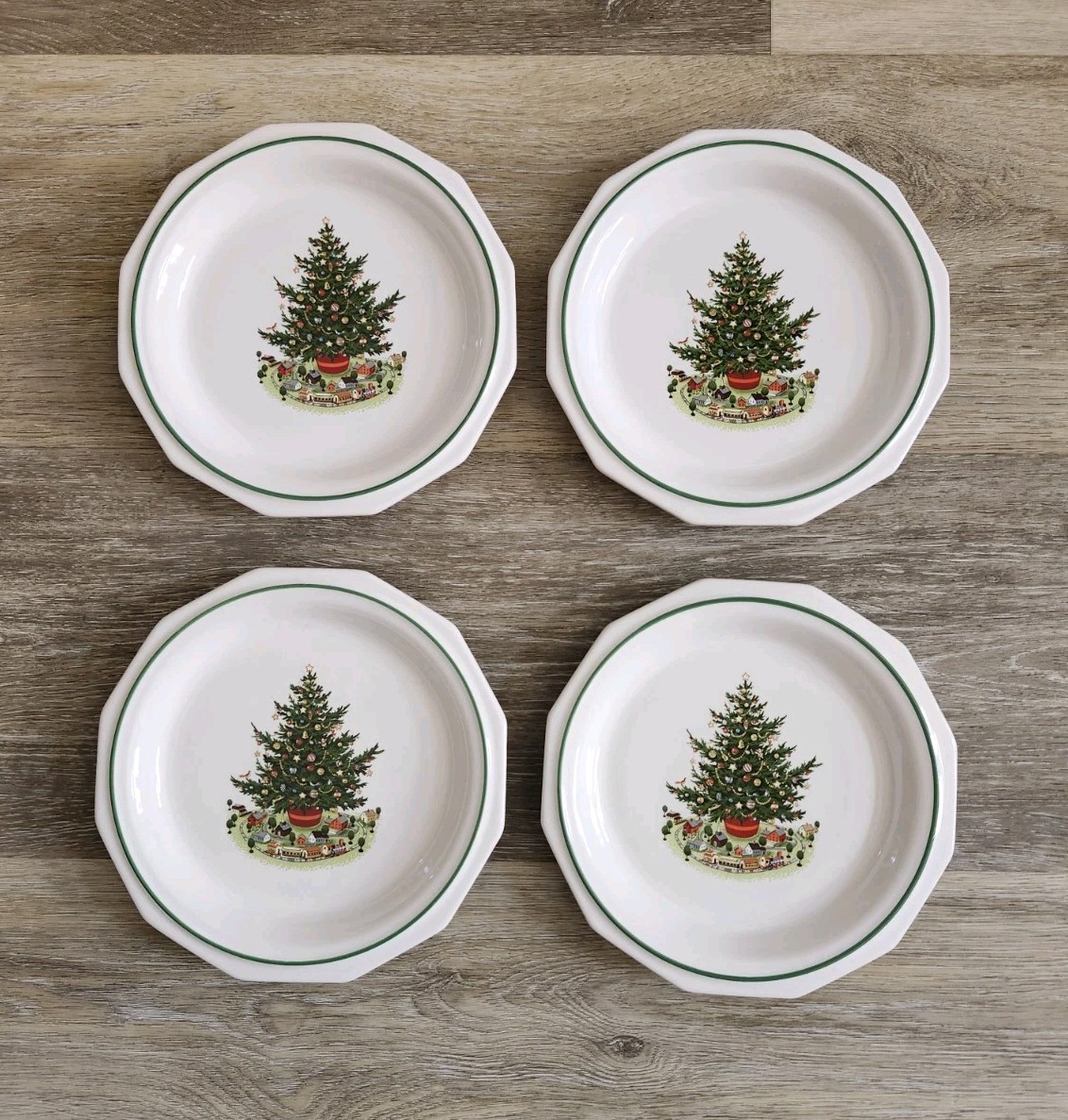 NEW Vintage Pfaltzgraff Christmas Heritage Dessert Dishes Set of 4