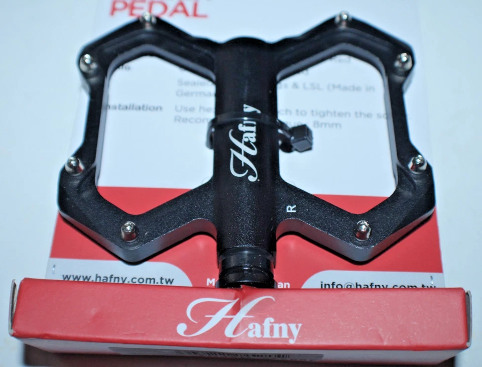 Hafny HF1300-B Platform Bike Pedals Black 9/16" Black 152g Replaceable Pegs Cafe - Image 2 of 4