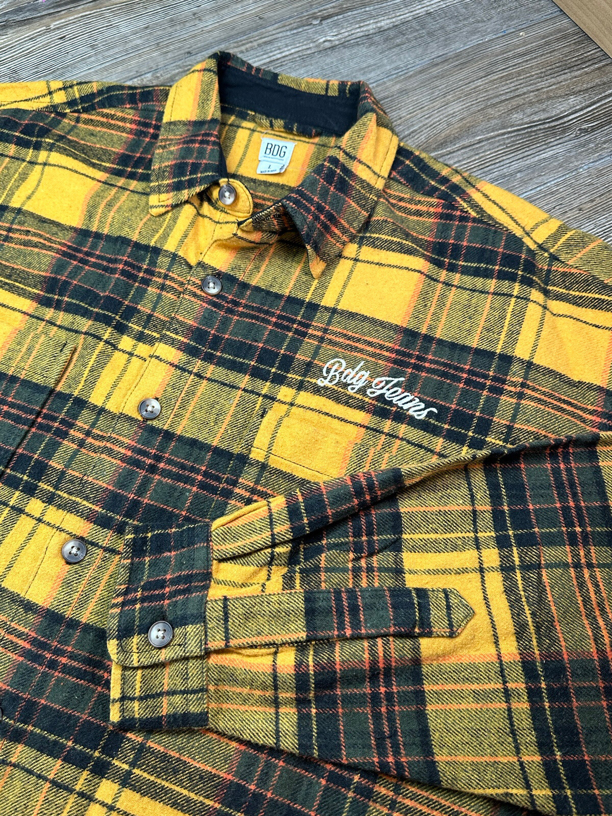 New BDG Jeans Urban Outfitters Yellow Plaid Map Embroidered Heavy Flannel LGE