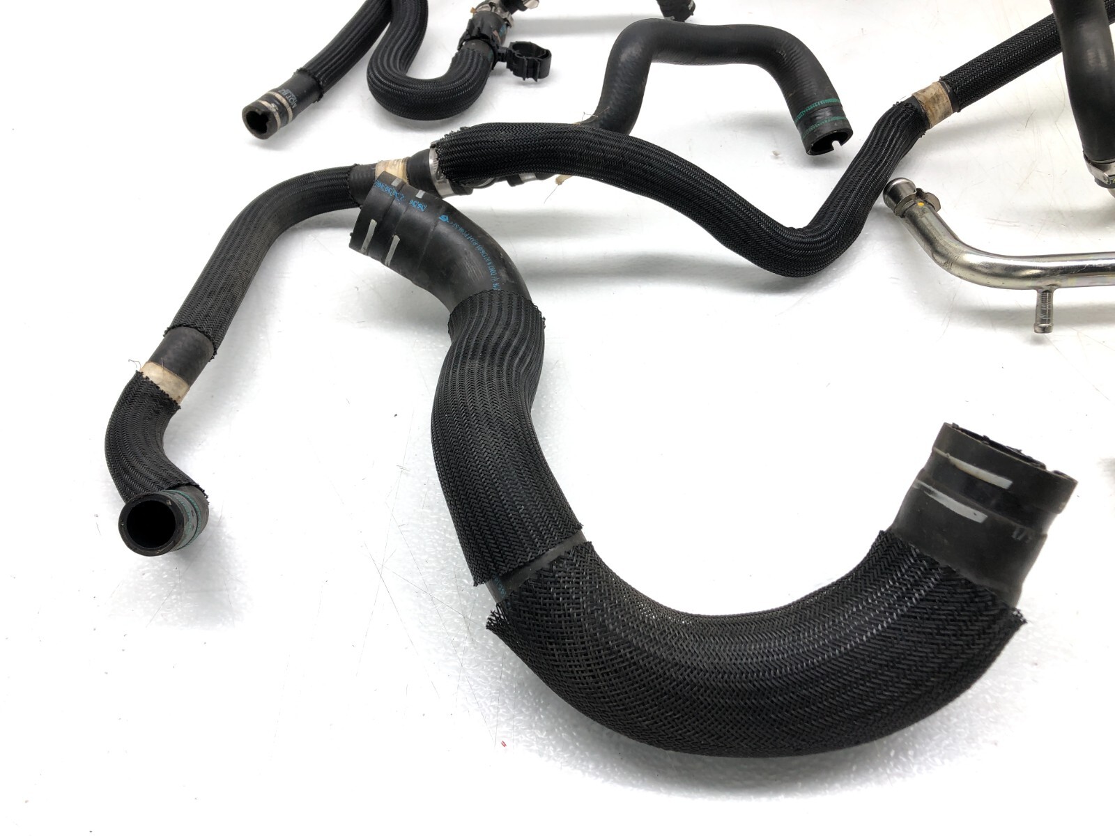 2017-2020 MASERATI LEVANTE 3.0L ENGINE RADIATOR COOLANT HOSE TUBE LINE SET OEM.