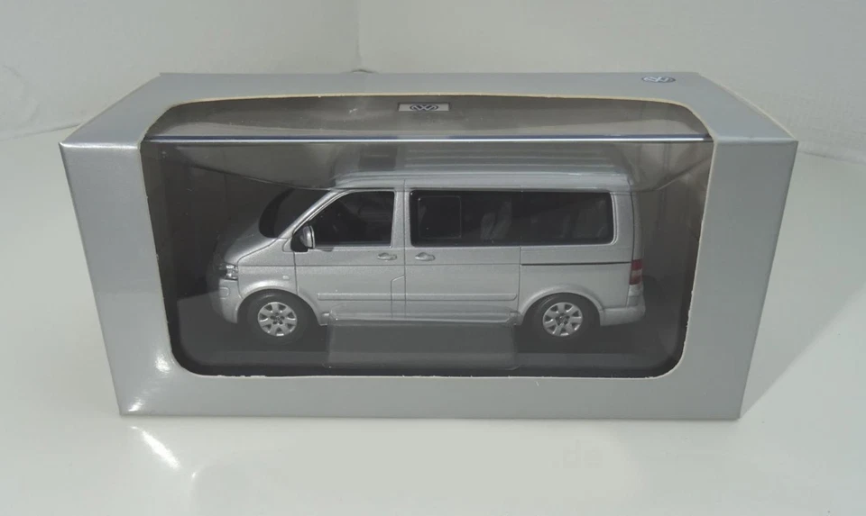 Volkswagen VW T5 Multivan Argent Modèle Réduit Minichamps En 1:43 Neuf 842902107 - Photo 3/4