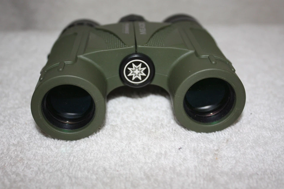 Meade 125021 10x25mm Wilderness Waterproof Roof Prism Compact Binocular - Image 4 of 4