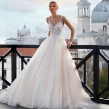Beach V Neck Wedding Dresses Appliques Buttons Backless Tulle Bridal Gowns New