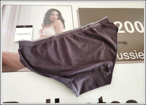 Calvin Klein-Size Small-Seamless Bonded Flex Bikini Brief-Grey-RRP $24.95-BNWT - Picture 2 of 2