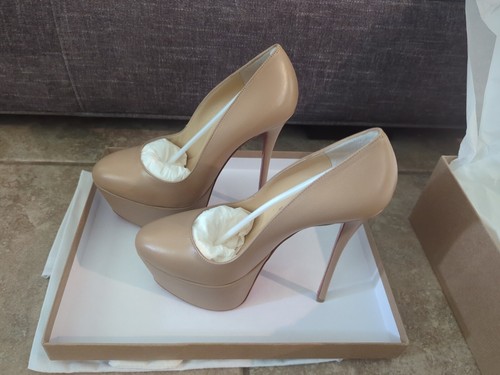 Christian Louboutin Platform Stiletto Dolly Pump Alta 160 Nude 37.5. $1095 - Imagen 6 de 13