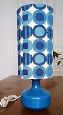 lampe a poser vintage à motifs géometriques bleus