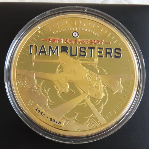 2018 THE DAMBUSTERS 65mm LUXE EDITION 24k GOLD PLATED PROOF MEDAL - complete - Picture 2 of 5