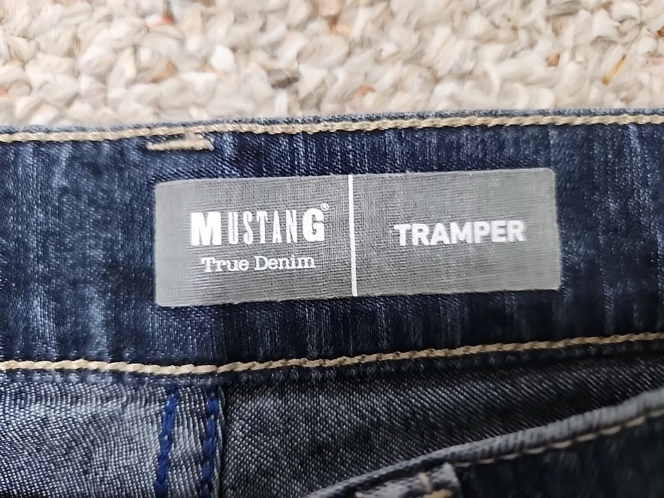 Pantalones de mezclilla Mustang para hombre 32 X 36 Tramper calce ajustado pierna media 30 X 35 lavado oscuro Foto 4 de 4