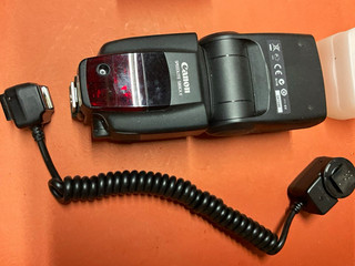 Canon Speedlite 580EX II speedlite trans. ST E2 Off camera cord. NO CAMERA INC