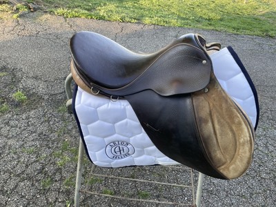 Used Courbette Husar 17'' AP English saddle M tree