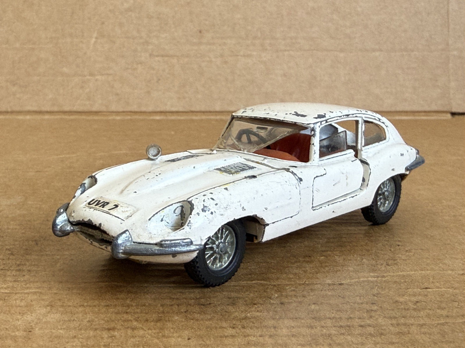 Dinky 131, Jaguar E-Type 2+2 - Free Price Guide & Review