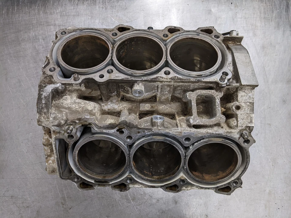 Engine Cylinder Block From 2013 Infiniti JX35 3.5 - Image 2 of 4