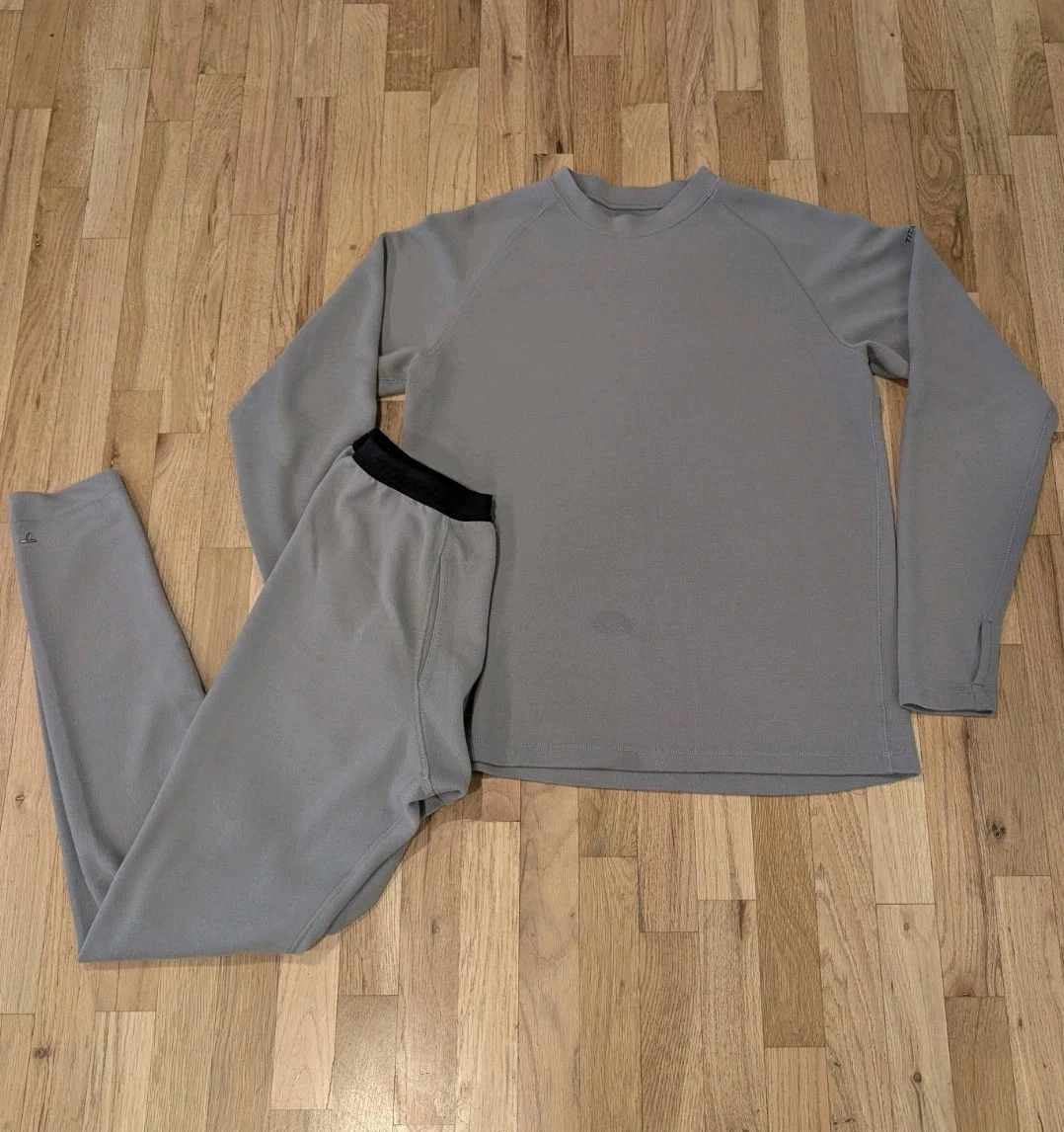 Columbia Titanium Mens 2pc Fleece Base Layer Set Tights Pants & Long Sleeve Crew
Opens in a new wind