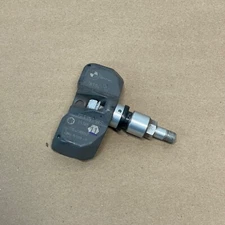 BMW 135i 328i 335i Genuine OEM TPMS Tire Pressure Sensors RDC  433MHZ 6781847
