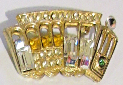 Vtg SIGNED PATENT PENDING gold tone metal Brooch Pin Colorful rhinestone 1 3/8''
